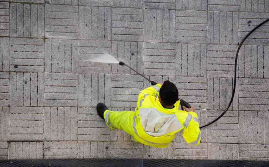 Pressure washing in San Marcos