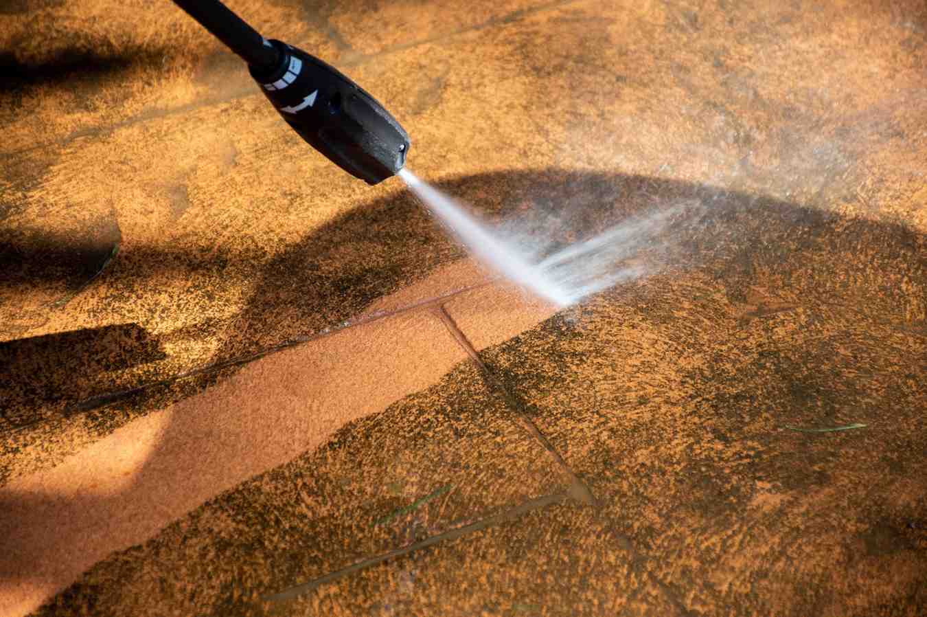 Pressure washing in Kearny Mesa